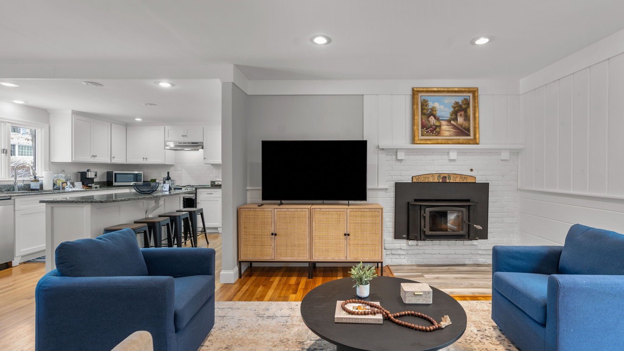 Photo of Livingroom in East Falmouth