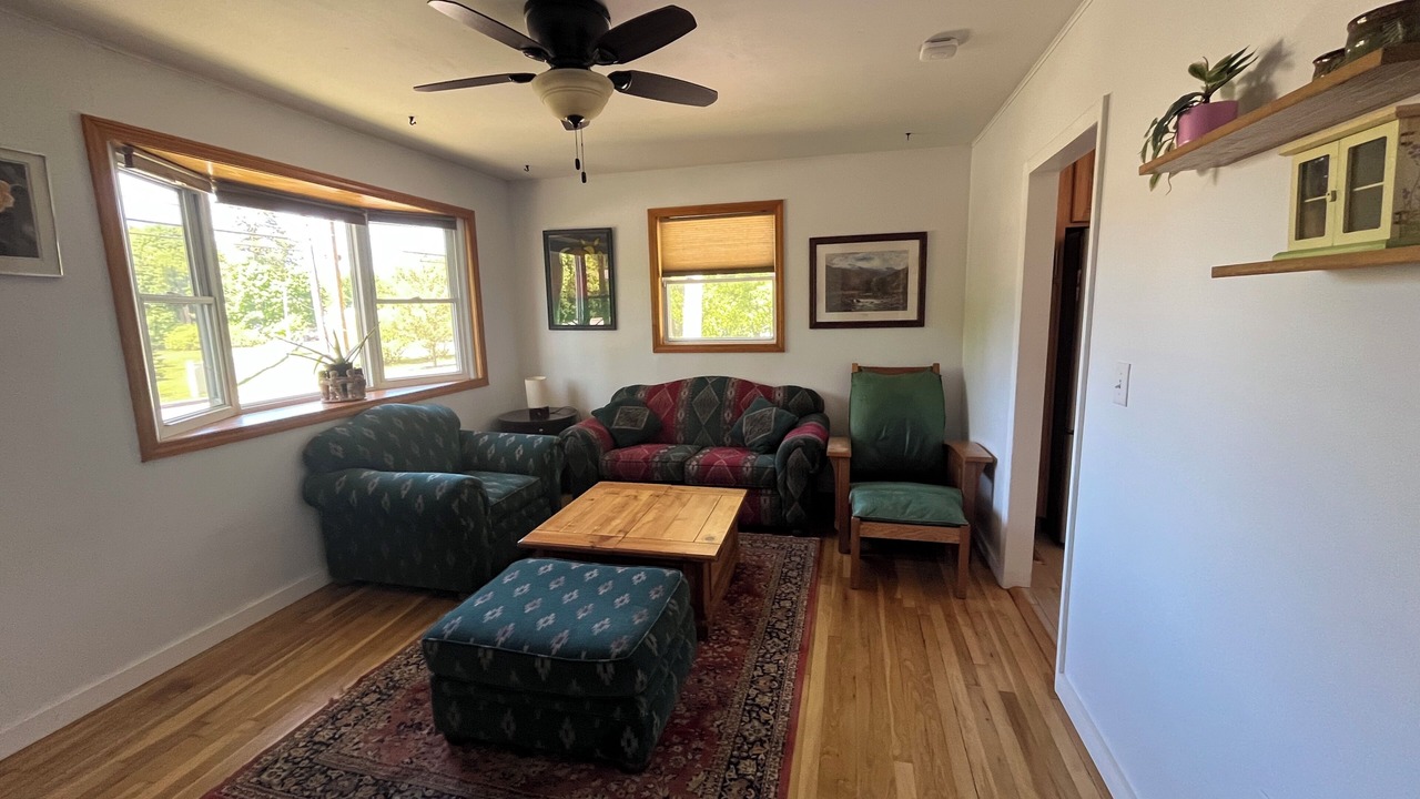 Photo of Livingroom in Malletts Bay