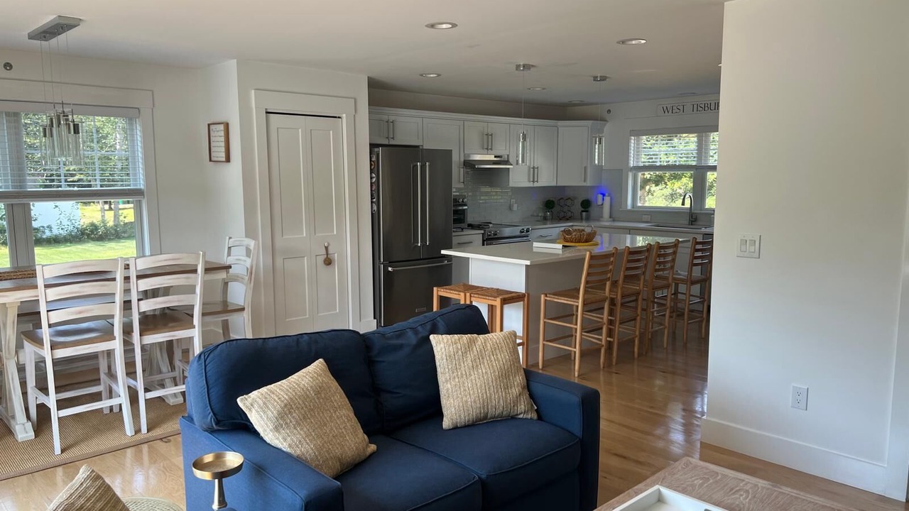 Photo of Livingroom in West Tisbury