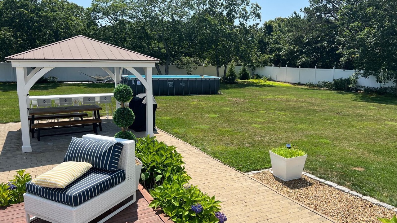 Photo of Patio Balcony in West Tisbury