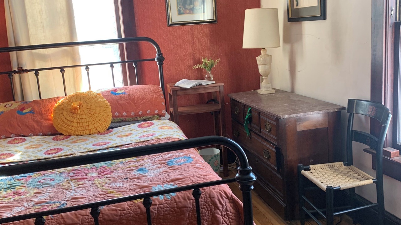 Photo of Bedroom in Roscoe