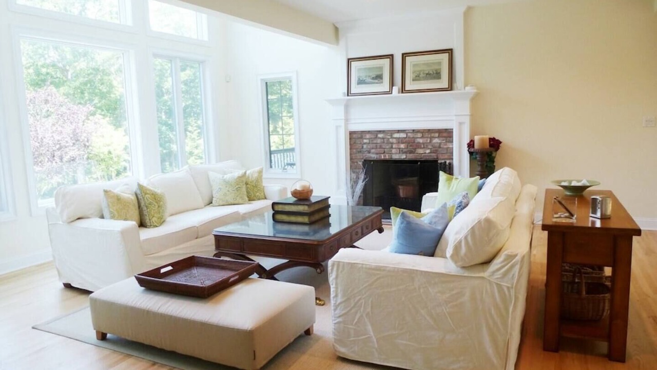 Photo of Livingroom in Northwest Harbor