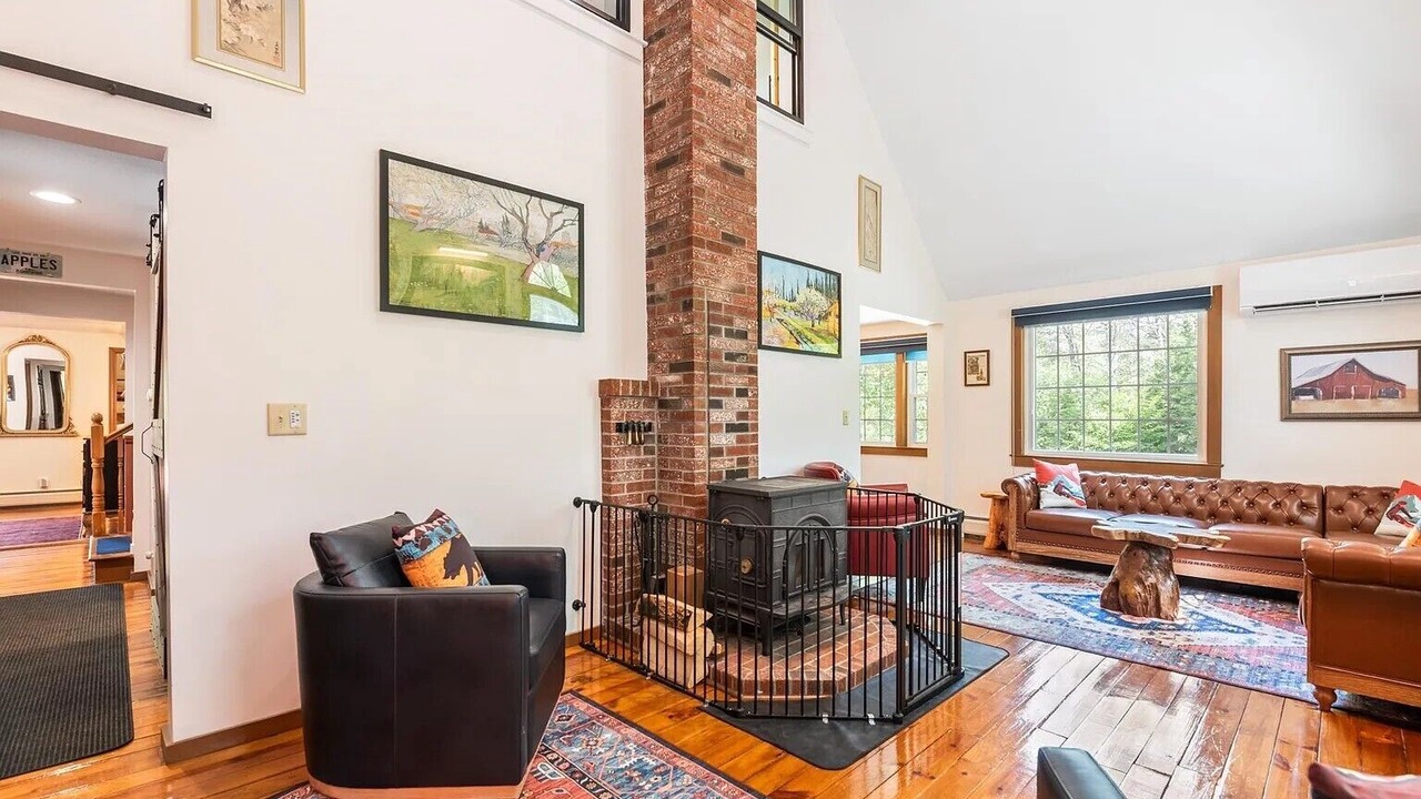 Photo of Livingroom in Bradford