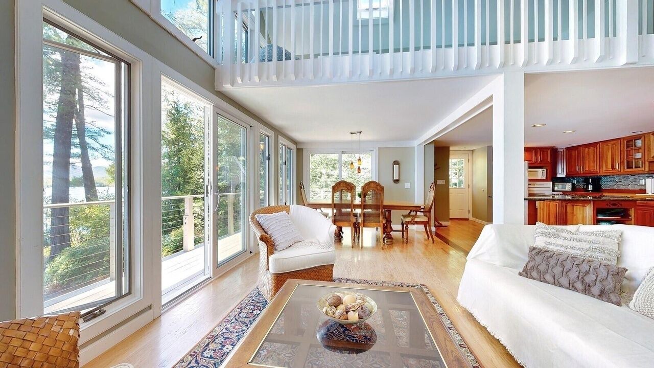 Photo of Livingroom in Center Lovell