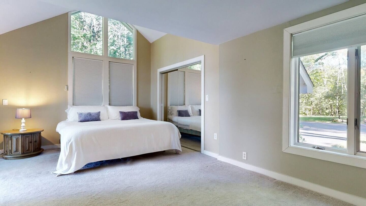 Photo of Bedroom in Center Lovell