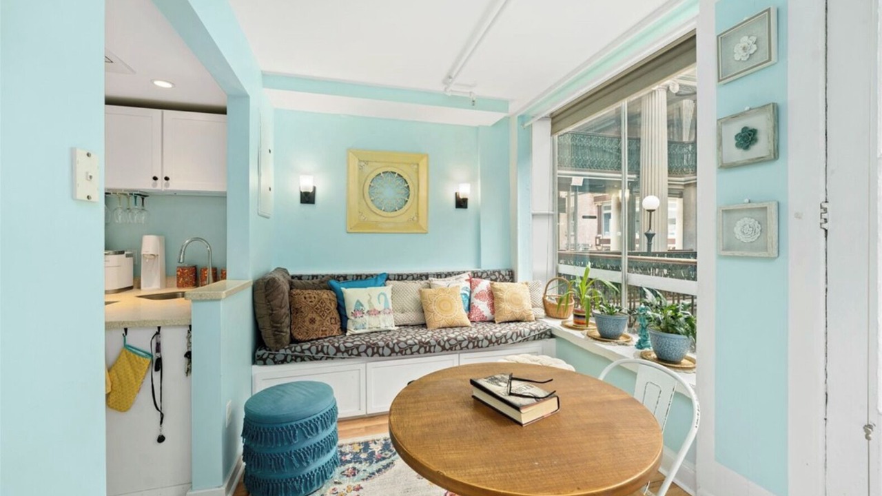 Photo of Livingroom in Downtown
