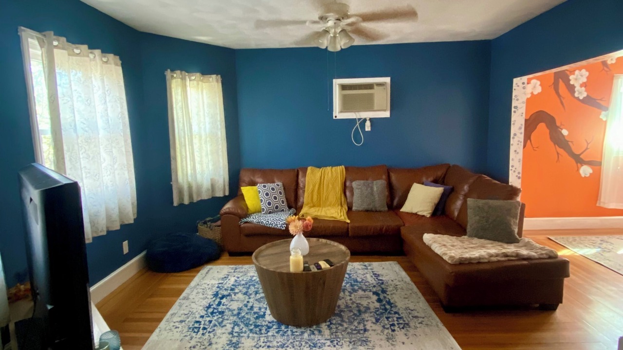 Photo of Livingroom in Salem
