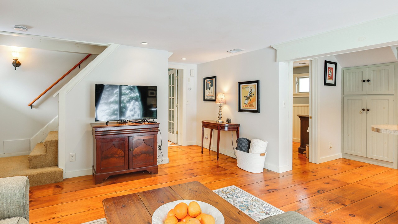 Photo of Livingroom in East Arlington