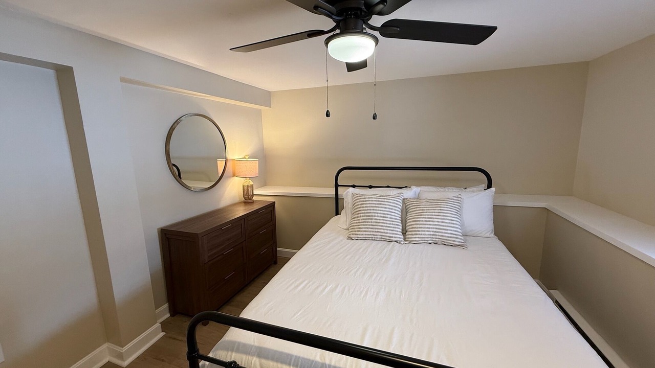 Photo of Bedroom in Saunderstown