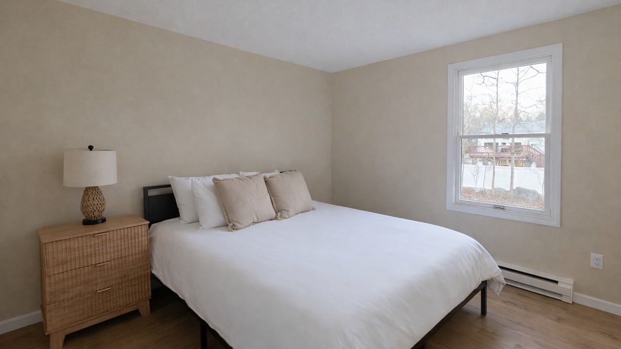 Photo of Bedroom in Saunderstown