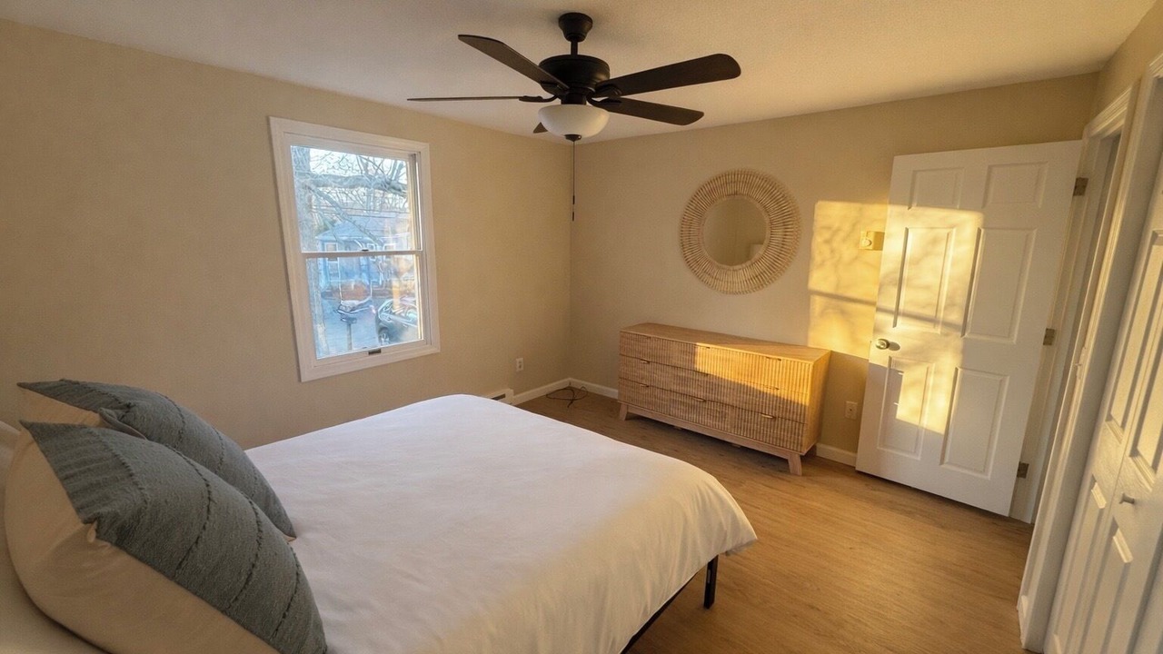 Photo of Bedroom in Saunderstown