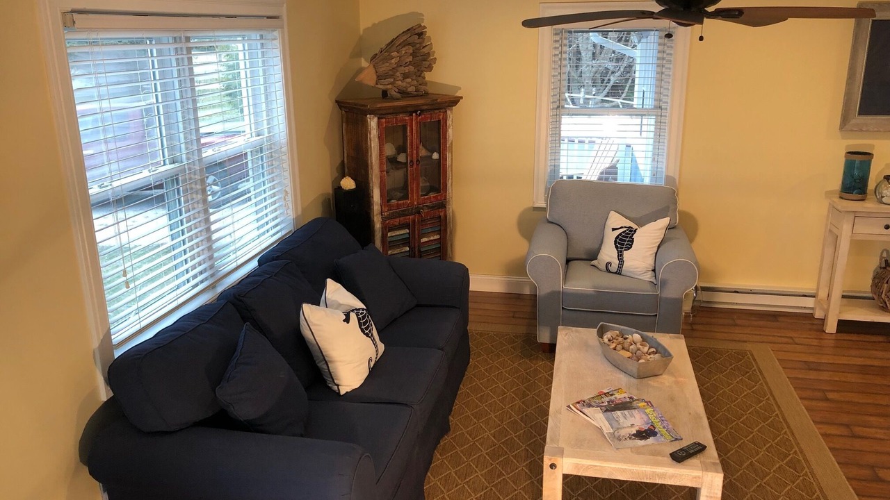 Photo of Livingroom in Charlestown
