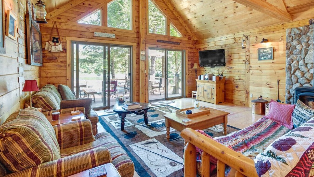 Photo of Livingroom in Meredith