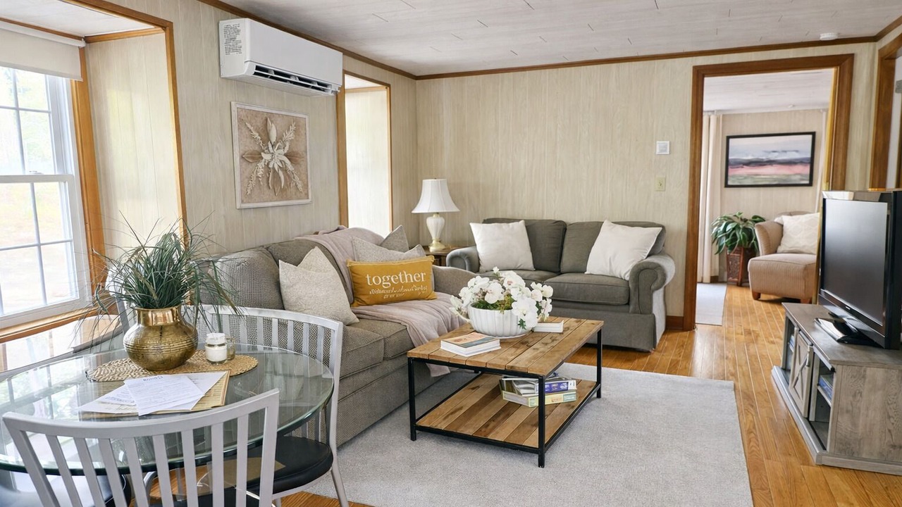 Photo of Livingroom in Tuftonboro