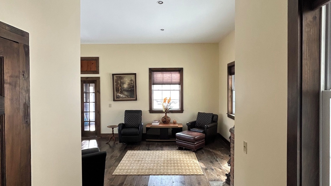 Photo of Bedroom in Roxbury