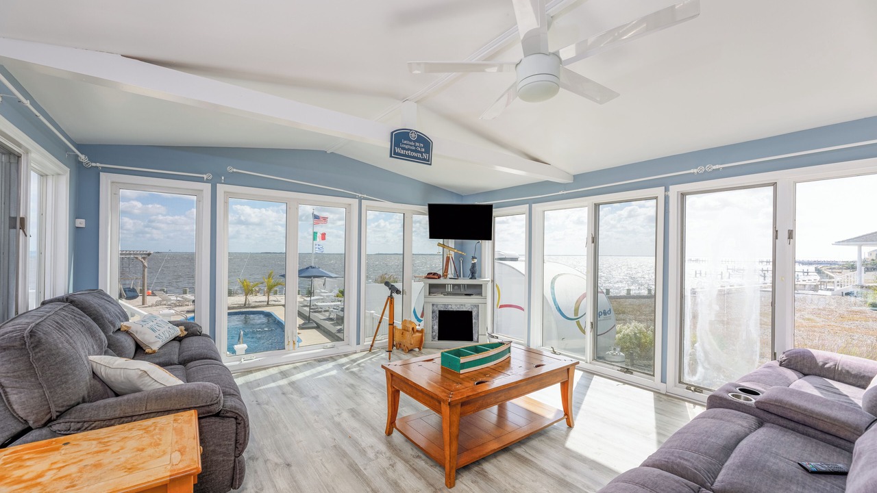 Photo of Livingroom in Waretown