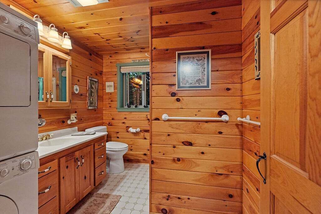 Photo of Bathroom in Rangeley Plantation