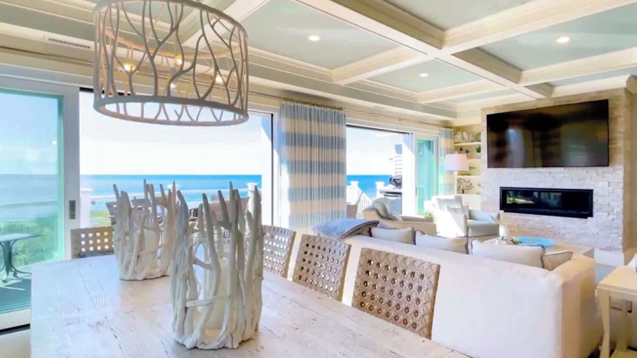 Photo of Livingroom in West Yarmouth