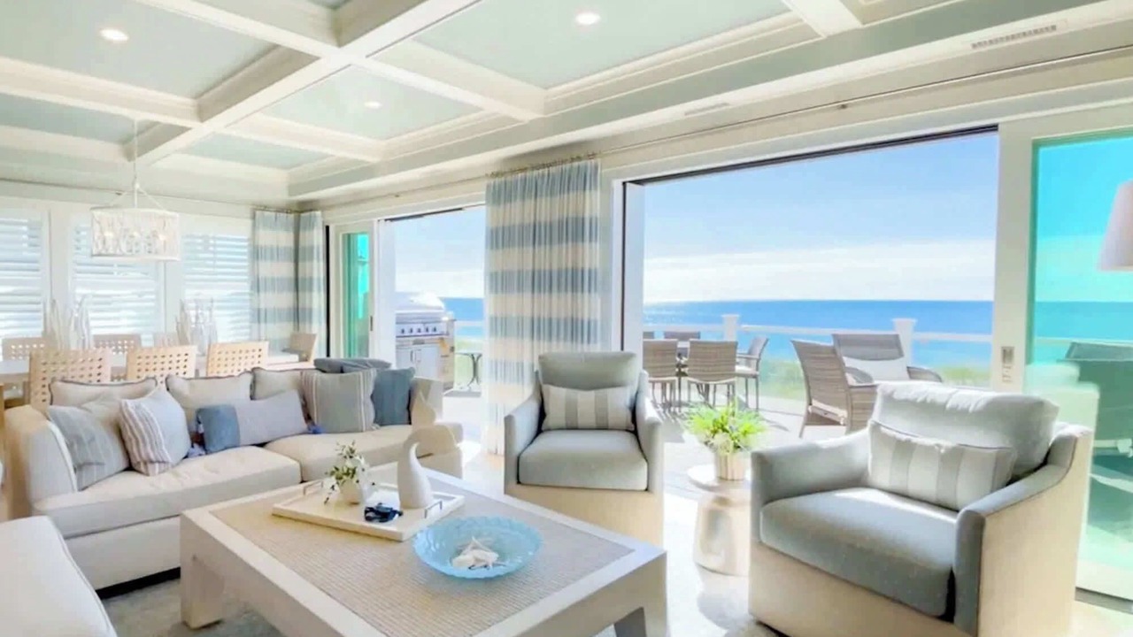 Photo of Livingroom in West Yarmouth
