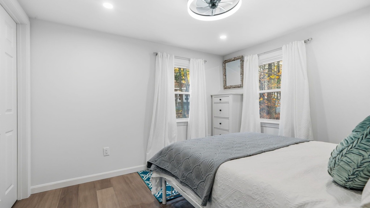 Photo of Bedroom in York Beach