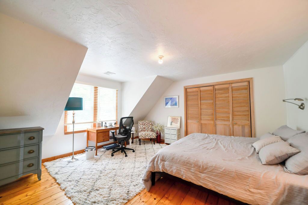 Photo of Bedroom in Mashpee