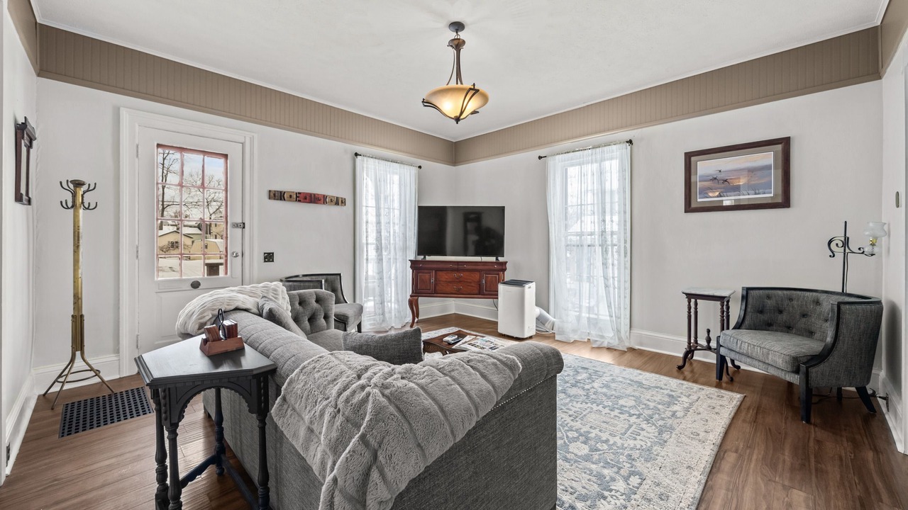 Photo of Livingroom in Penn Yan