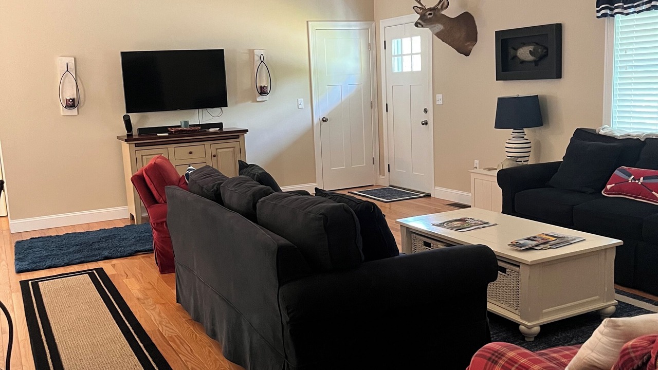 Photo of Livingroom in Moultonborough