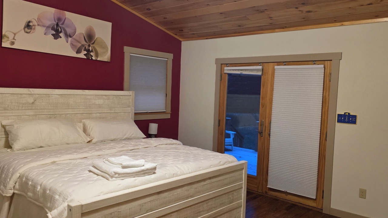 Photo of Bedroom in Roscoe