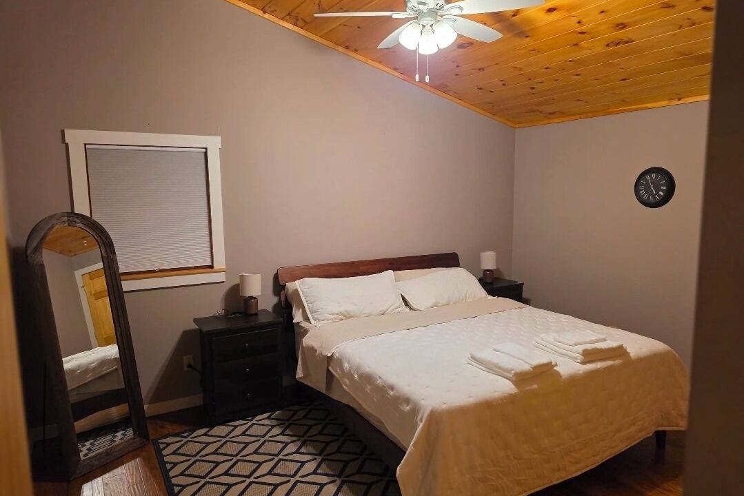 Photo of Bedroom in Roscoe