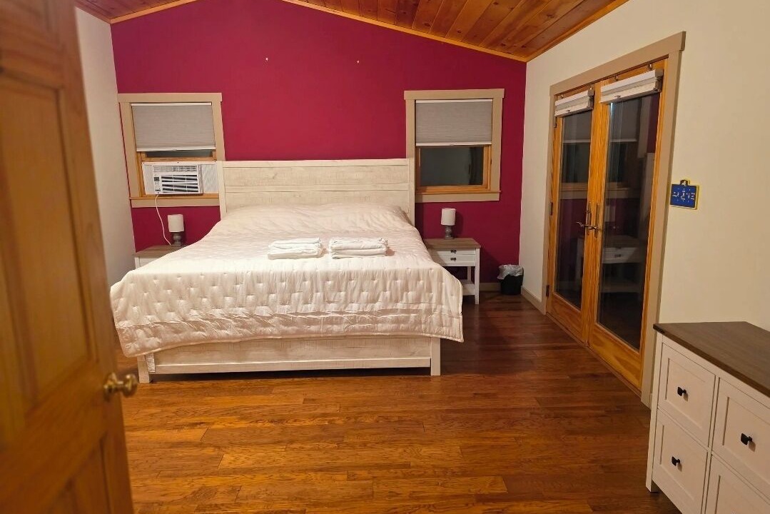 Photo of Bedroom in Roscoe