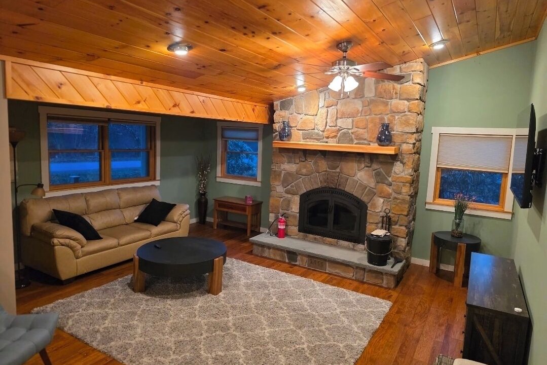 Photo of Livingroom in Roscoe