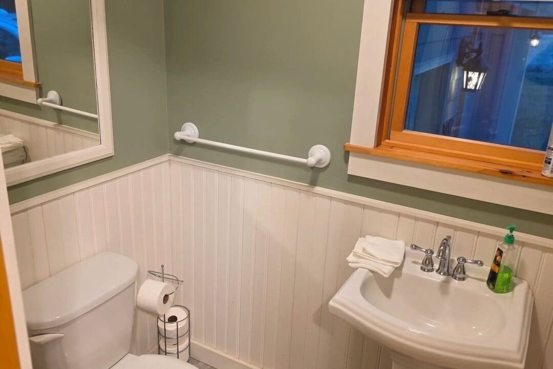Photo of Bathroom in Roscoe