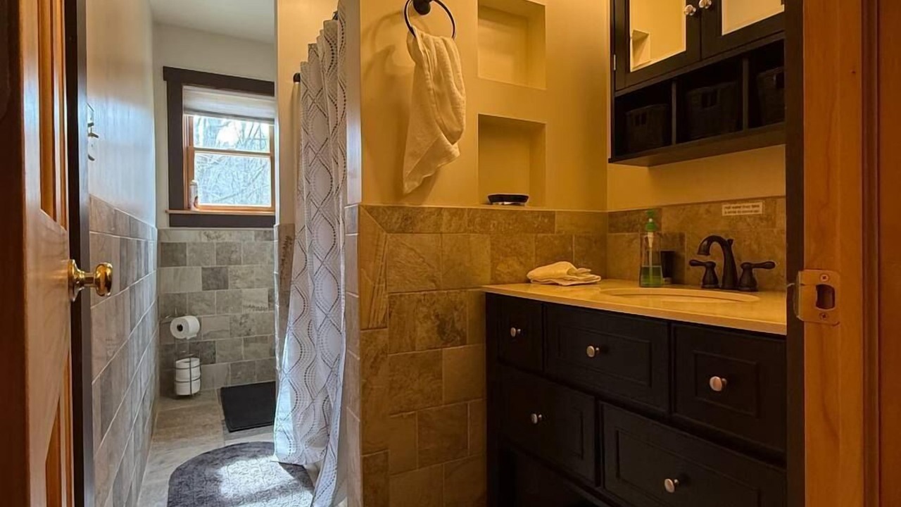 Photo of Bathroom in Roscoe