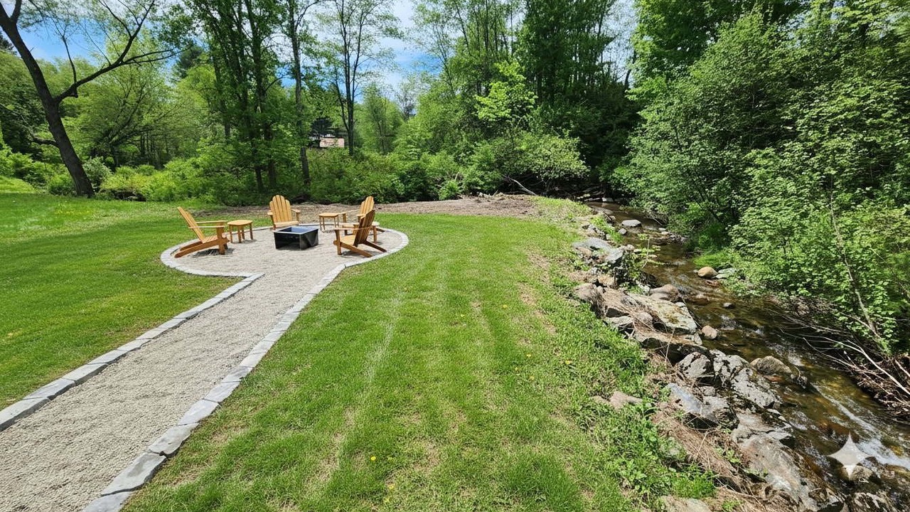 Photo of Outdoor in Stowe Hollow