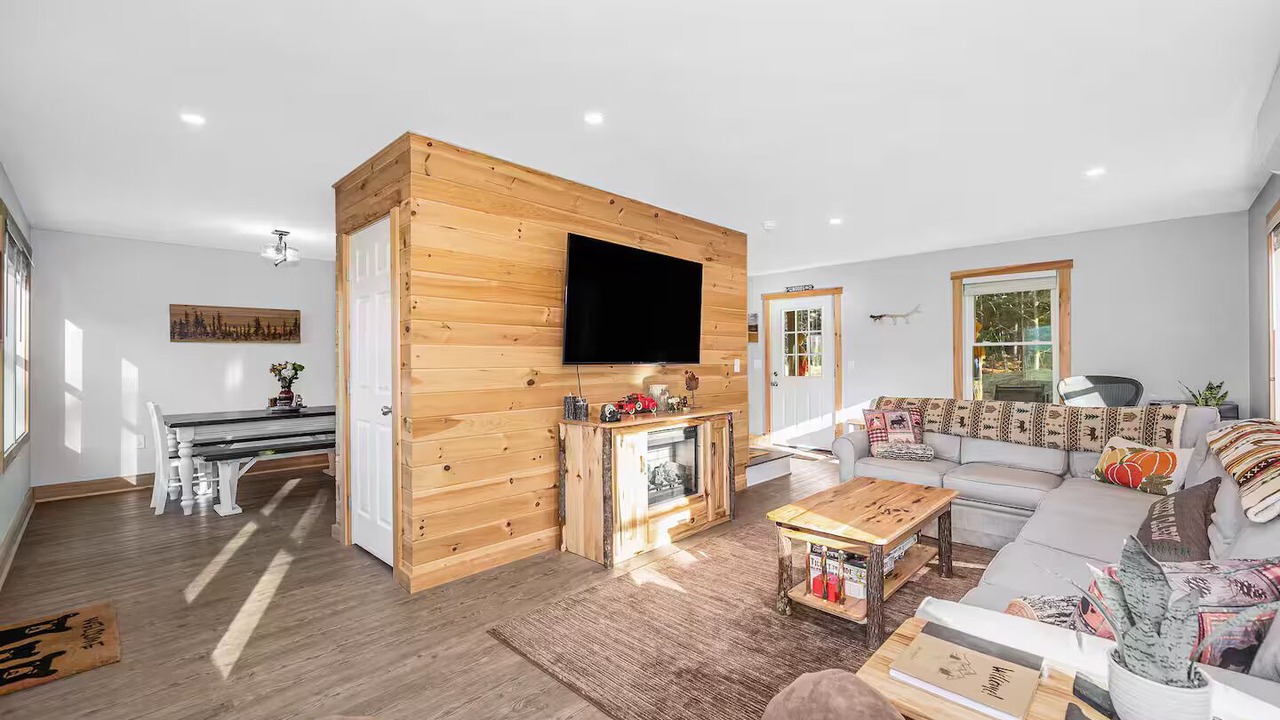 Photo of Livingroom in Thornton