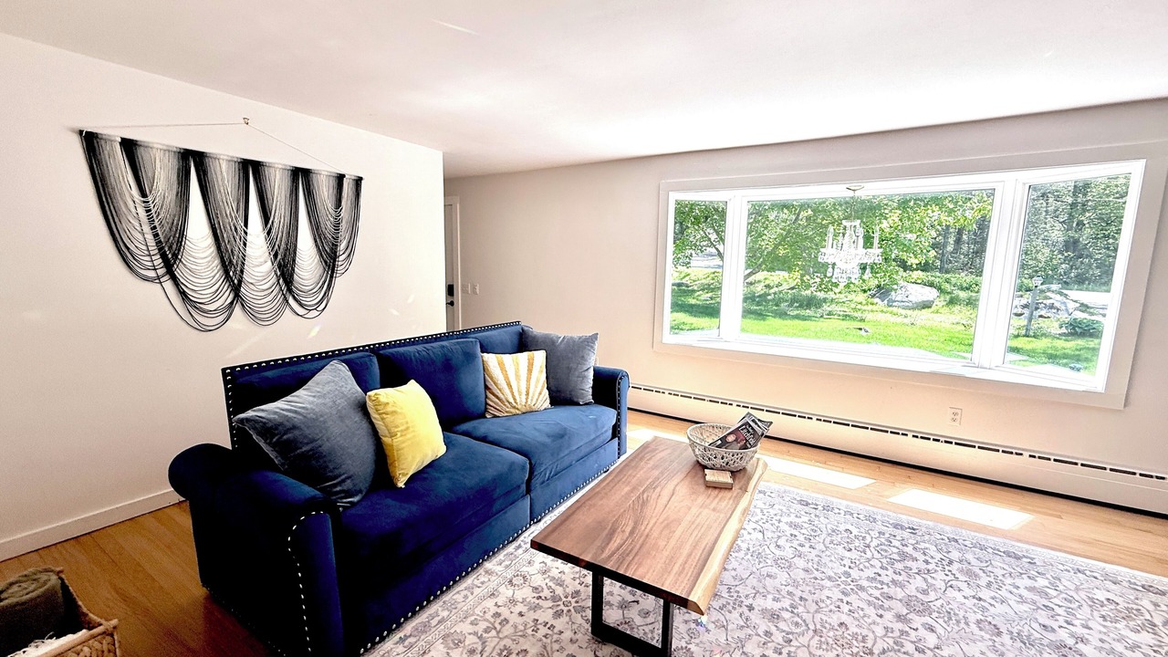 Photo of Livingroom in Goshen