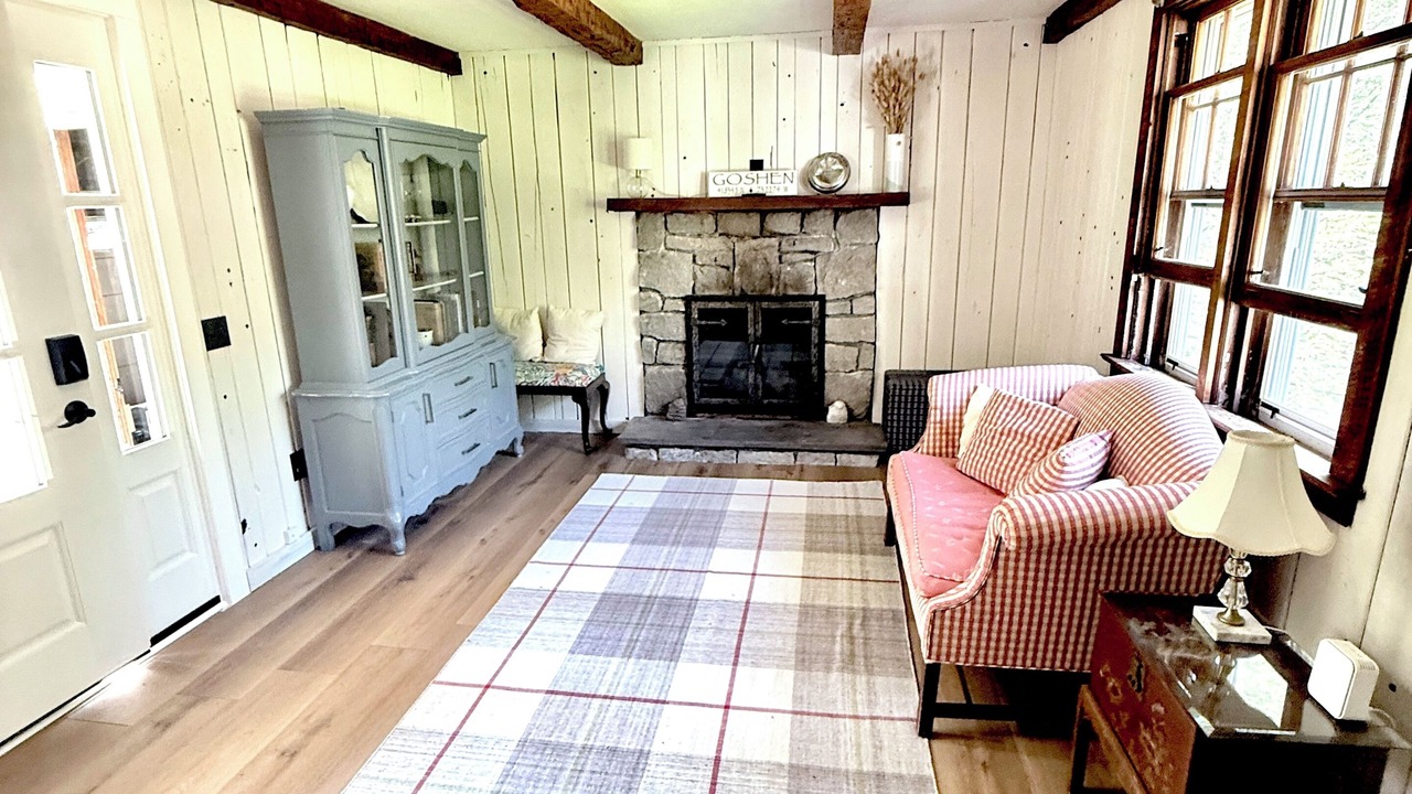 Photo of Livingroom in Goshen