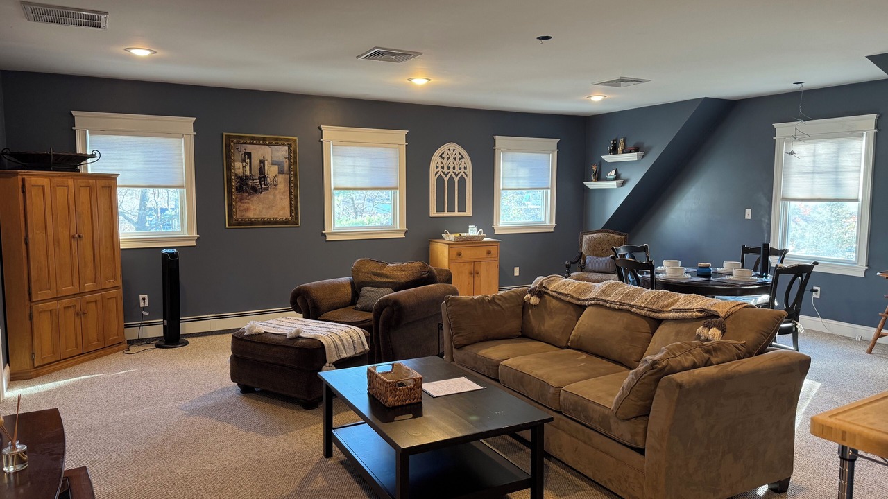 Photo of Livingroom in Woburn