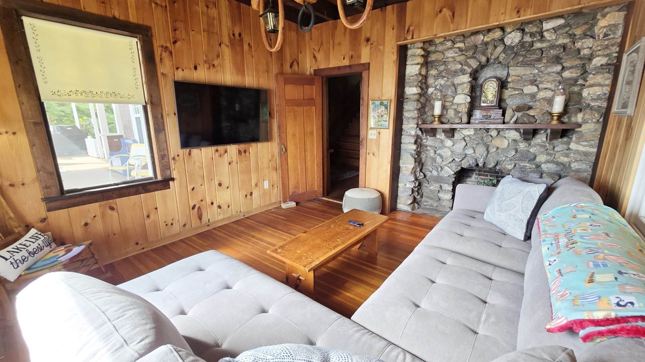 Photo of Bedroom in Sunapee