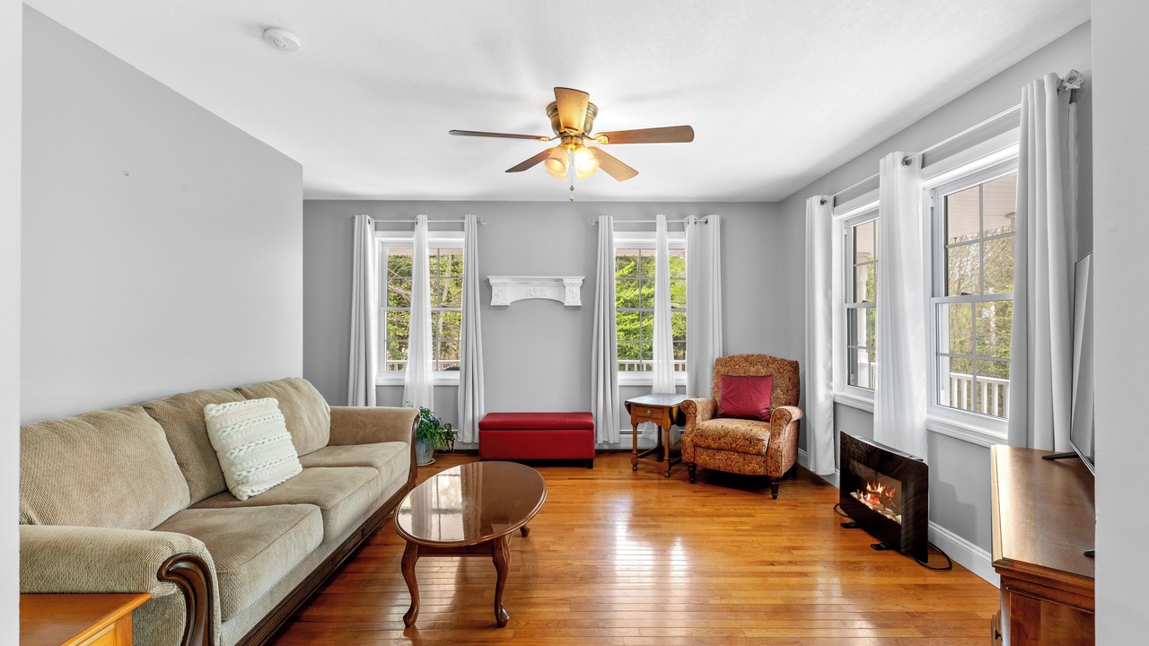 Photo of Livingroom in Conway