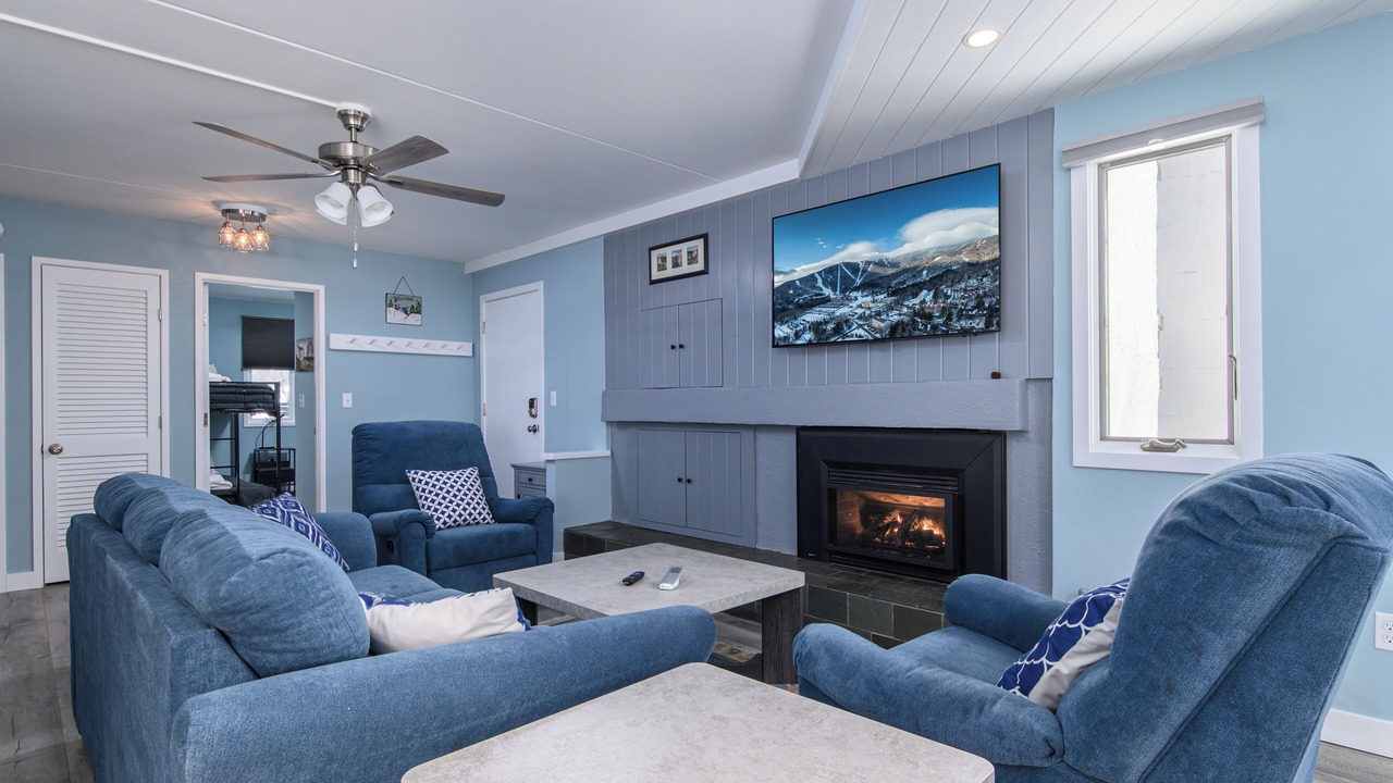 Photo of Livingroom in Warren