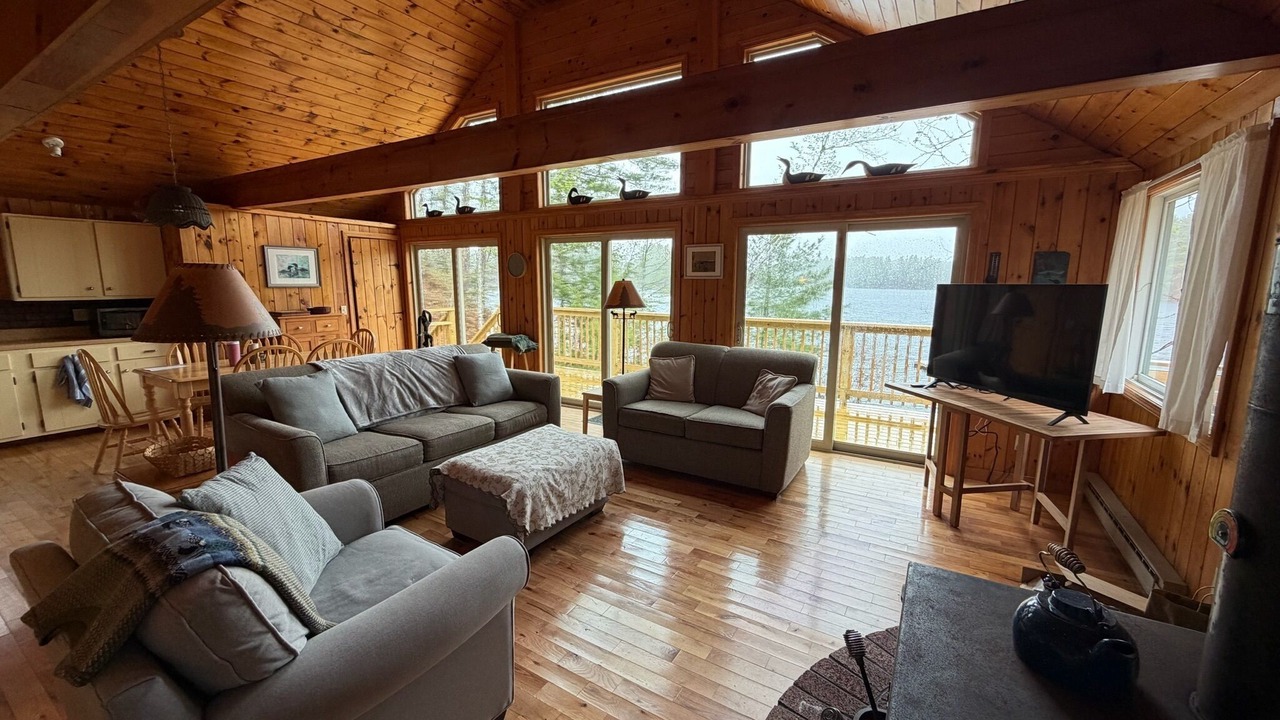 Photo of Livingroom in West Newfield