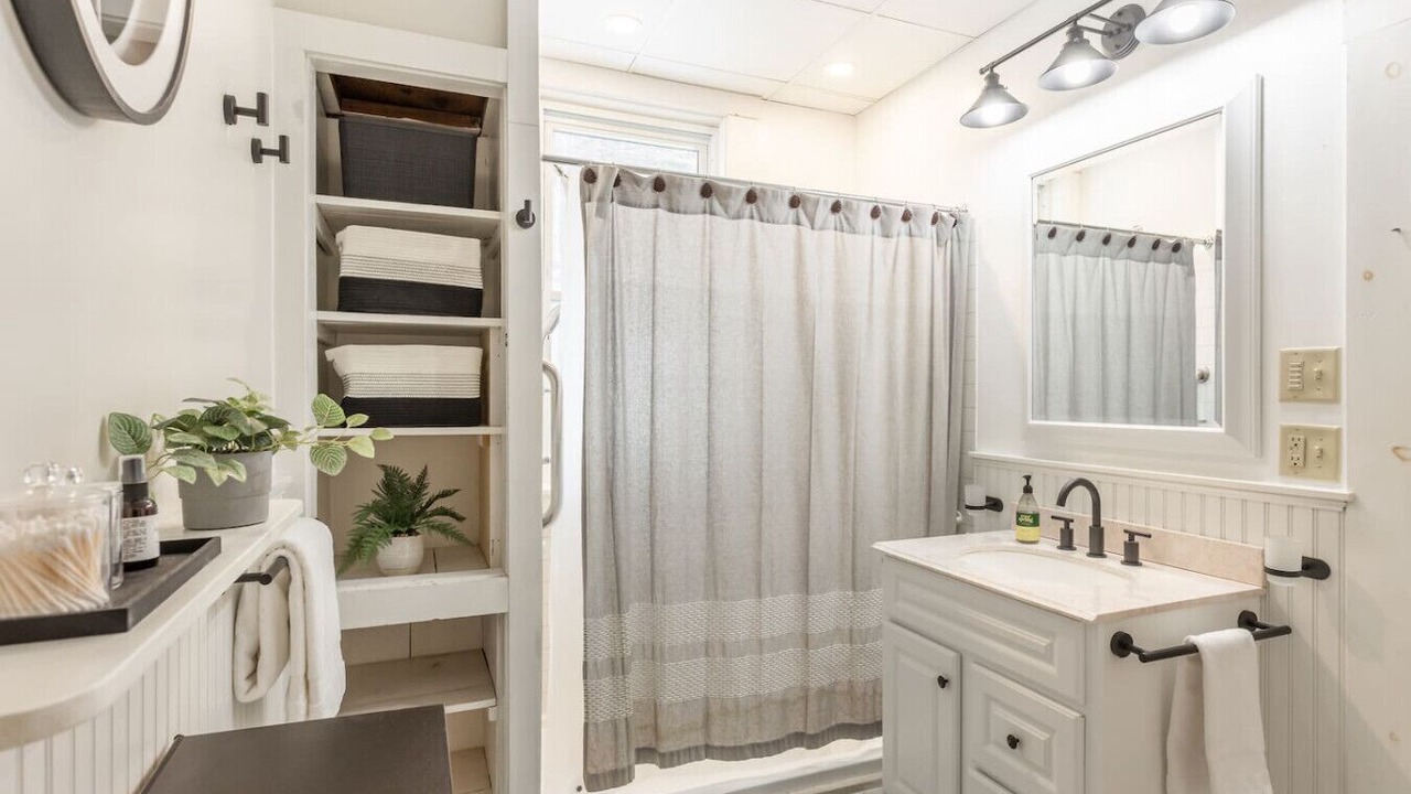 Photo of Bathroom in Bridgewater Corners