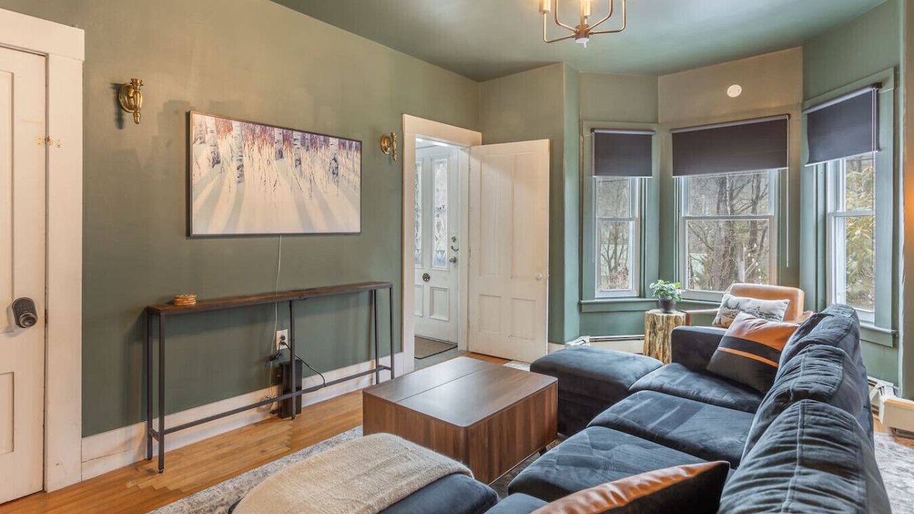 Photo of Livingroom in Bridgewater Corners