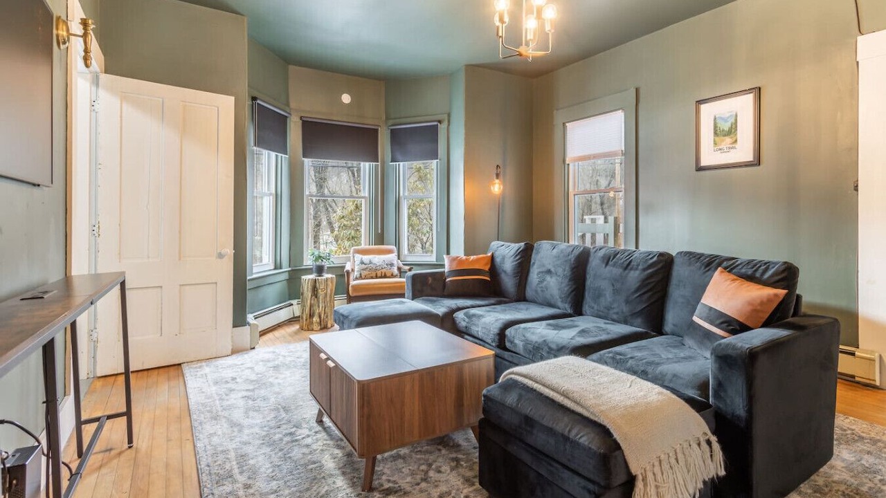 Photo of Livingroom in Bridgewater Corners