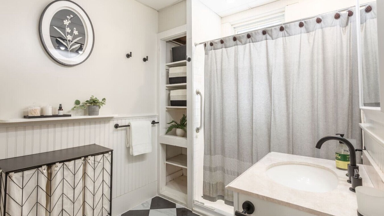 Photo of Bathroom in Bridgewater Corners