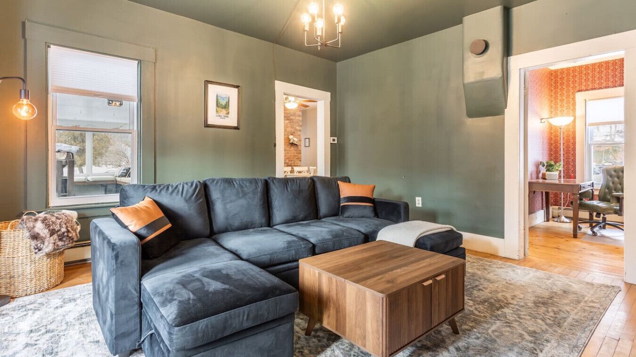 Photo of Livingroom in Bridgewater Corners