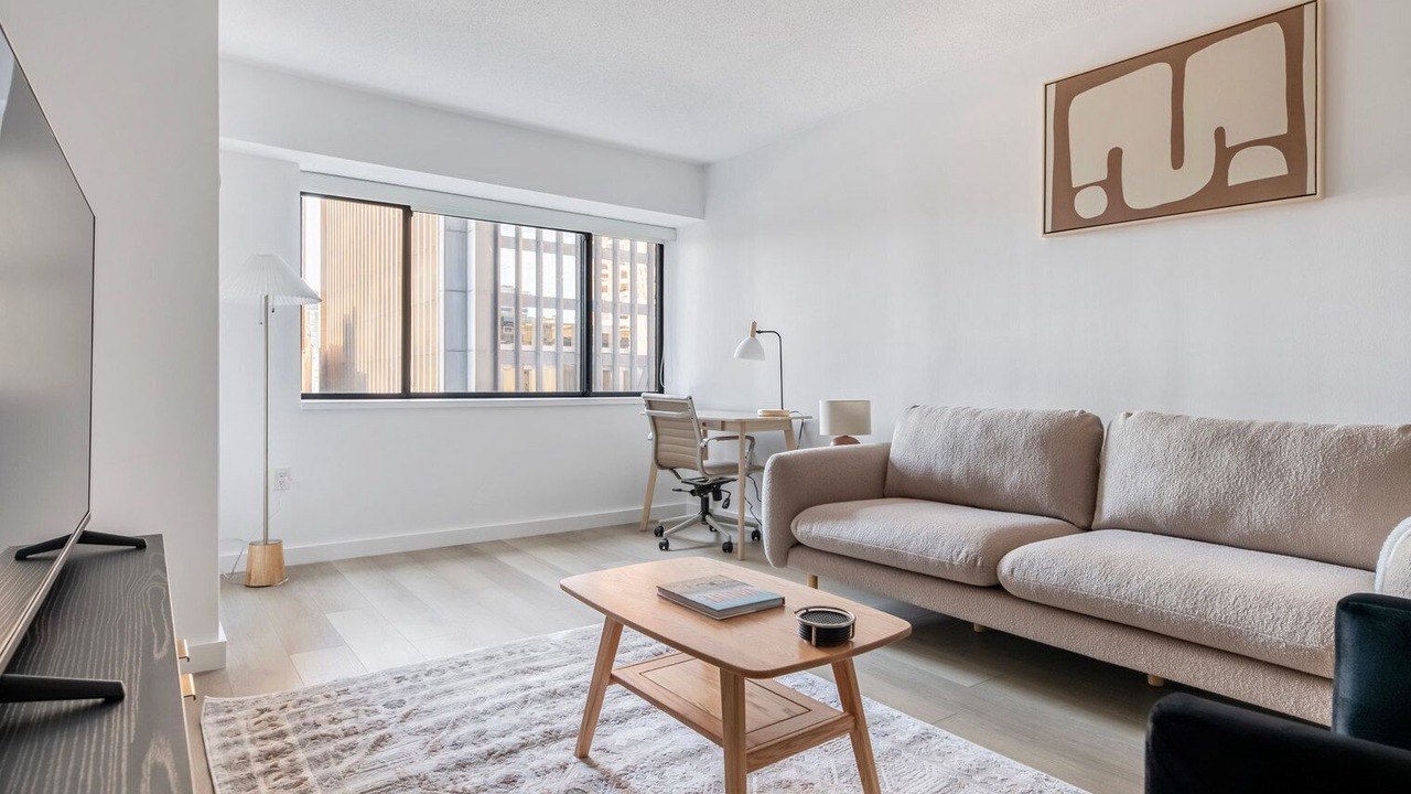 Photo of Livingroom in Downtown Boston