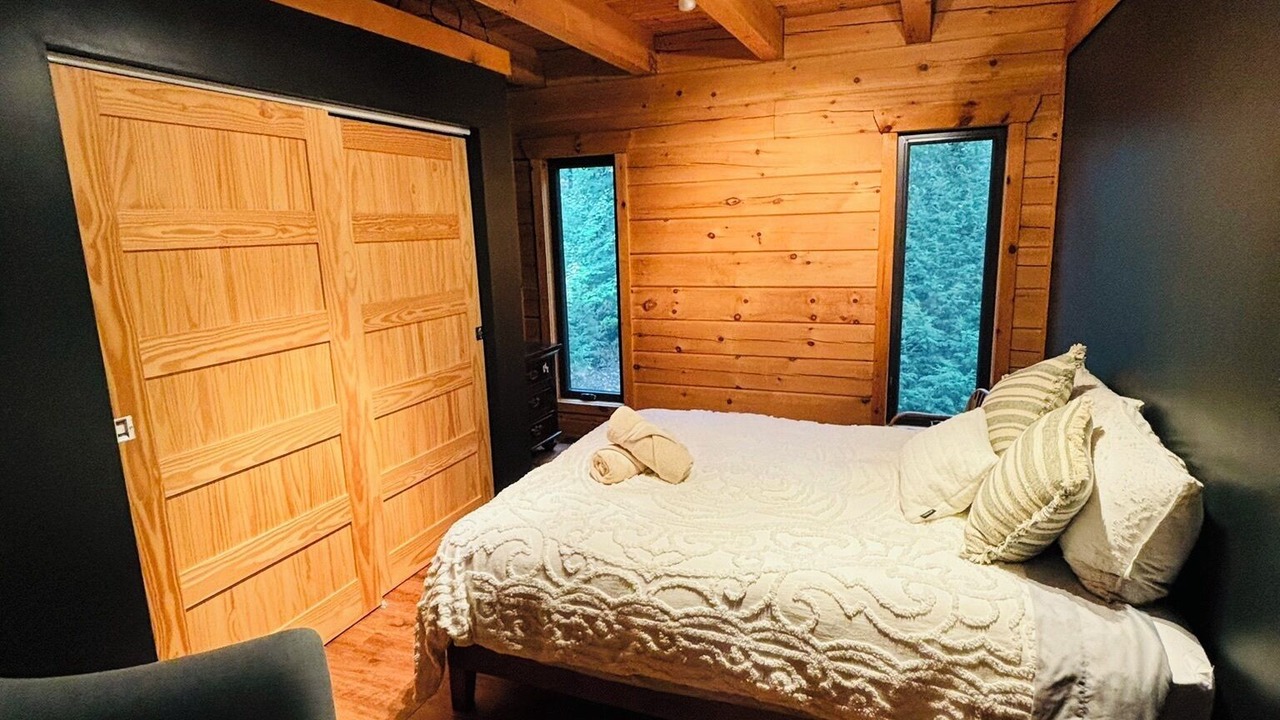 Photo of Bedroom in Grenville-sur-la-Rouge