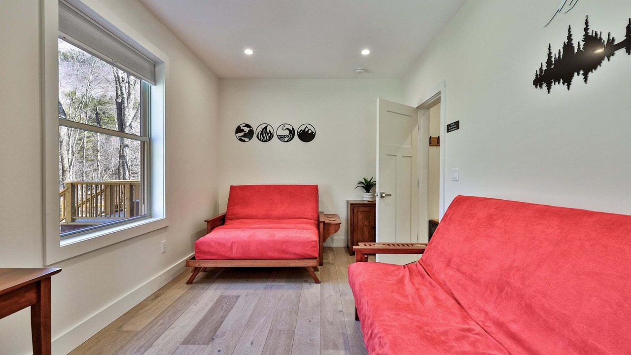 Photo of Livingroom in Pittsfield